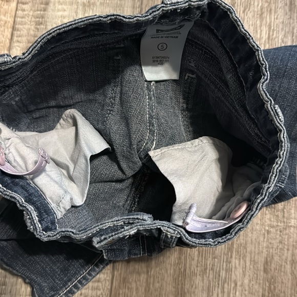 Levi's Shorts-size 5 - Picture 8 of 9